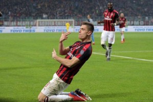  霍芬海姆锋线双星联手轰入四球  