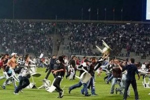  慕尼黑德比战火药味十足险冲突  