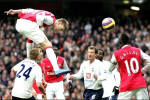  阿森纳零封热刺，萨利巴铁闸封神  