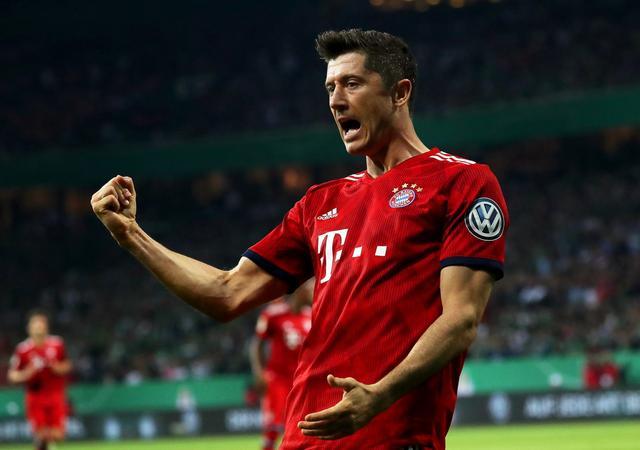  莱万多夫斯基蝉联德甲金靴三度获奖  