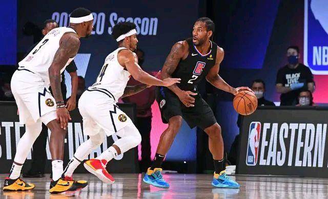  约基奇狂砍三双数据，掘金主场大胜快船稳居榜首  